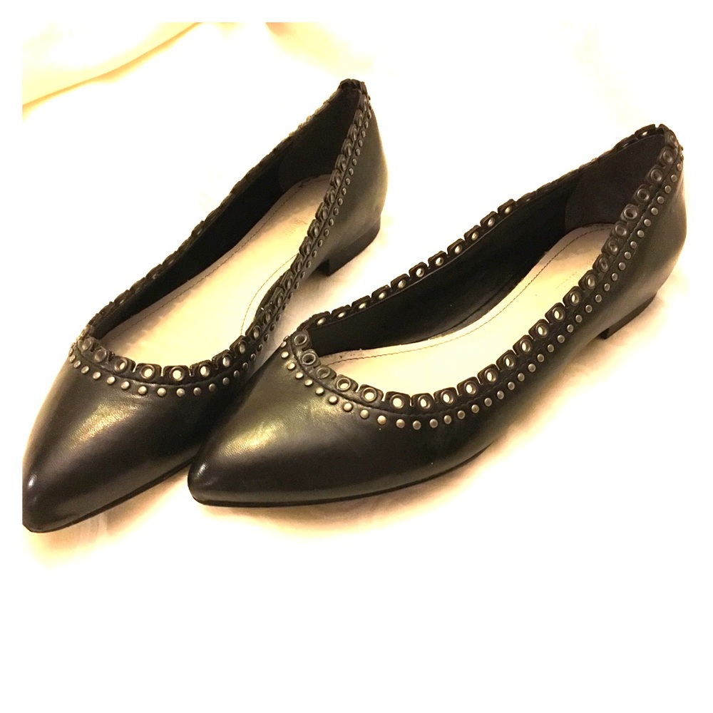Pour la Victoire black embellished flats